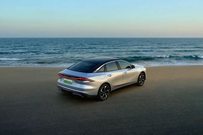 河L6 EM-i开“卷”续航和座舱冰球突破技巧限时798万起吉利银(图1) 河L6 EM-i开“卷”续航和座舱冰球突破技巧限时798万起吉利银(图1)